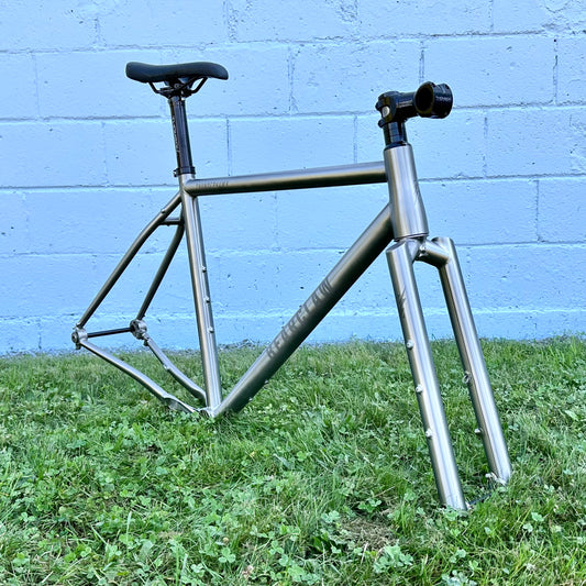 54cm Thunderhawk frame + Ti fork + stem/saddle/post