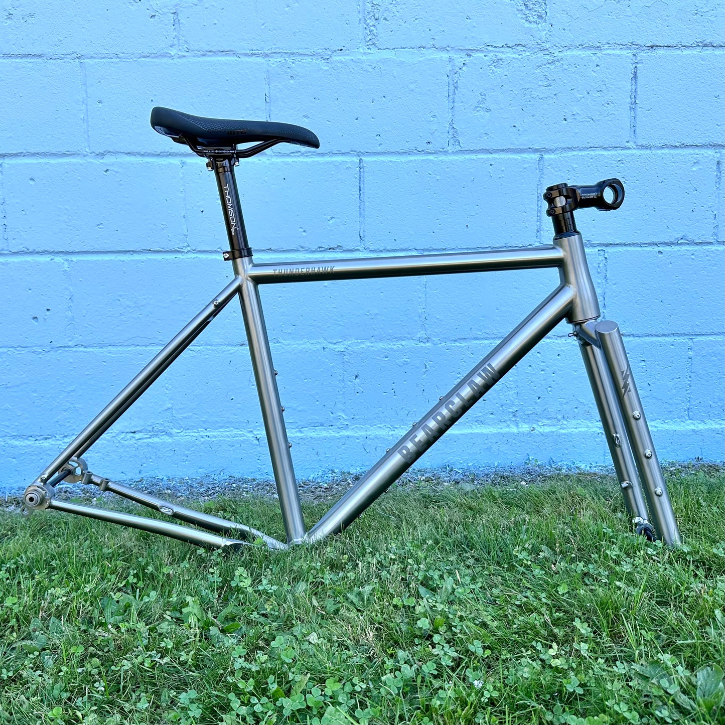 54cm Thunderhawk frame + Ti fork + stem/saddle/post