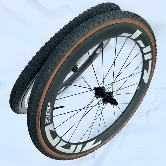 Zipp 303 XPLR S carbon wheelset with tires
