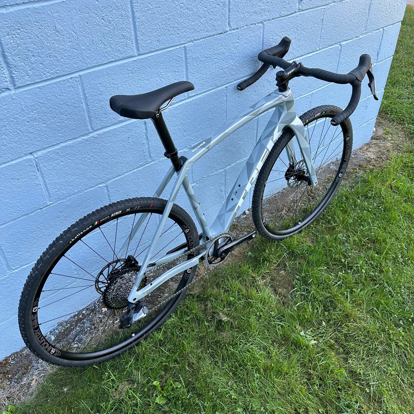 Trek Boone Disc Force AXS E1 custom CX/Gravel bike 54cm - Plasma Grey Pearl